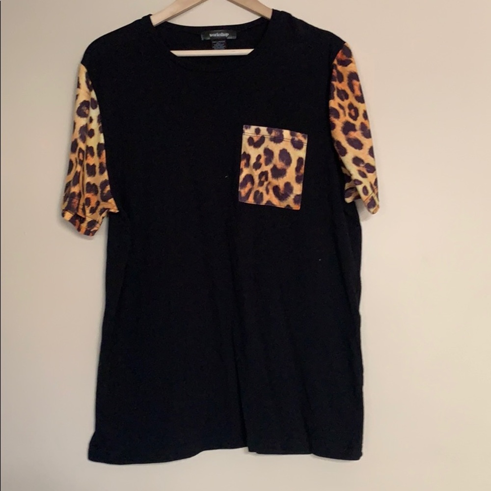 Men’s cheetah print t-shirt size XXL